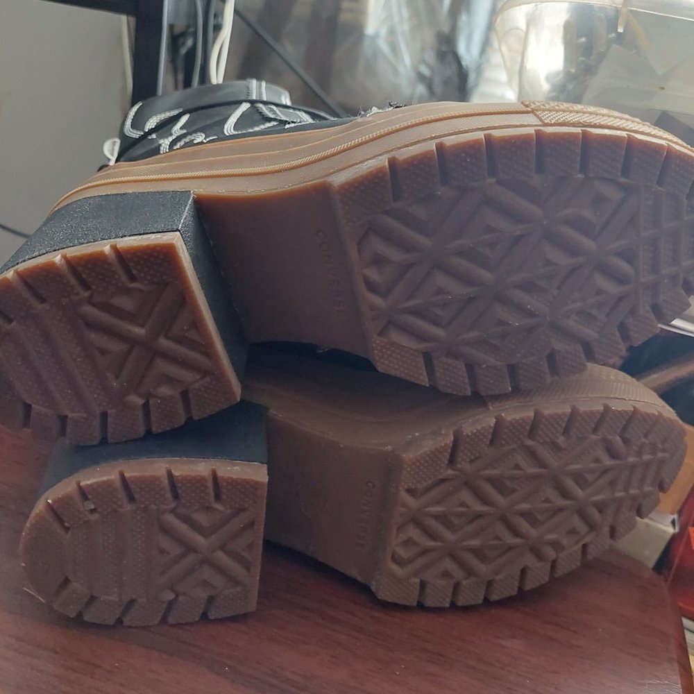 Convers - Picture 3 of 3